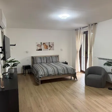 Guest house Markylian House *